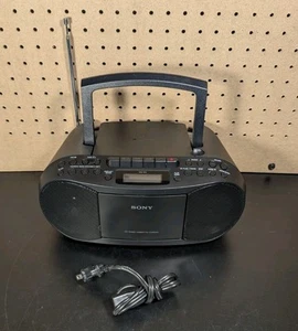 Sony CFD-S70 Boombox Home Audio - CD Cassette Radio CFDS70 - Picture 1 of 8