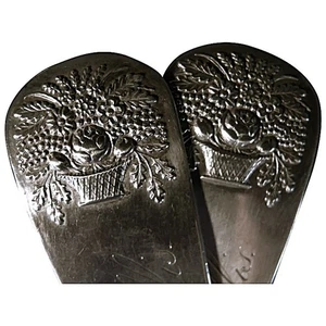 Münze Silber Servierlöffel (2) Korb, Füllhorn, JJ Low, Boston, um 1830, 9 Zoll - Bild 1 von 10