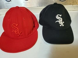 Lot von 2 White Sox Hüte Rot Snapback Schwarz Strapback - Bild 1 von 4