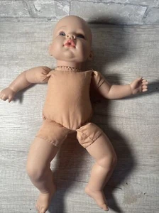 MUÑECA BEBÉ MADAME ALEXANDER MIDDLETON CUERPO DE PELUCHE - Imagen 1 de 8