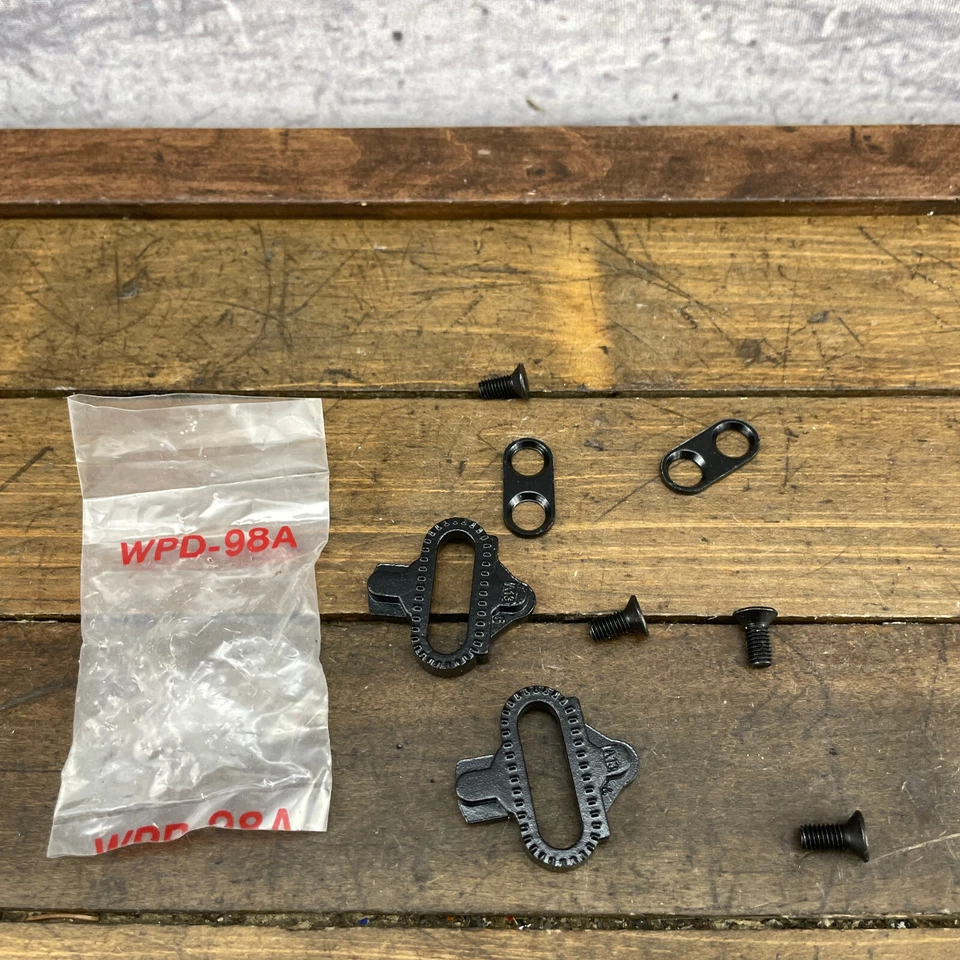 Wellgo Cleats SPD WPD-98A Pedal  Black  Parts Screws   MTB ATB Vintage  Cleats - Image 1 of 4
