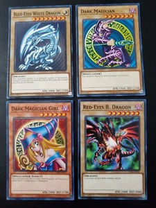 Yugioh blaue Augen weißer Drache dunkler Magier Mädchen rote Augen schwarz 4 Karten Set - Bild 1 von 5