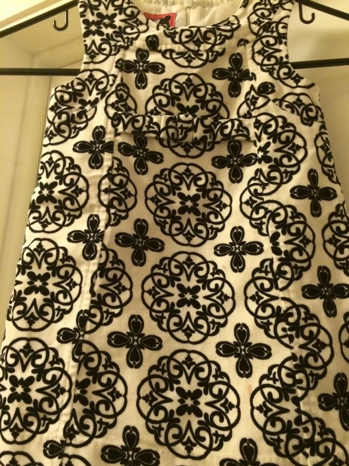 Precioso vestido de niña 24 meses se siente como terciopelo totalmente forrado Foto 1 de 4