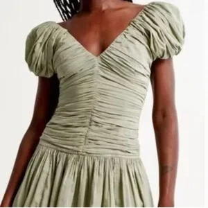 NEW Abercrombie & Fitch Drama Puff Sleeve Ruched Mini Dress M Sage Green - Picture 1 of 15