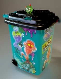 THE TRASH PACK 7,5" Pattumiera Rotante Pattumiera Spazzatura Ghostly Wheelie con Trasheroid - Foto 1 di 16