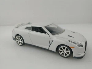 Jada Diecast 2009 Nissan GT-R35 1:32 Scale - Picture 1 of 12