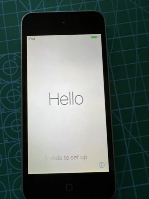 Apple iPod Touch 5th Gen Silver 16GB MP3 Player - Image 1 of 3