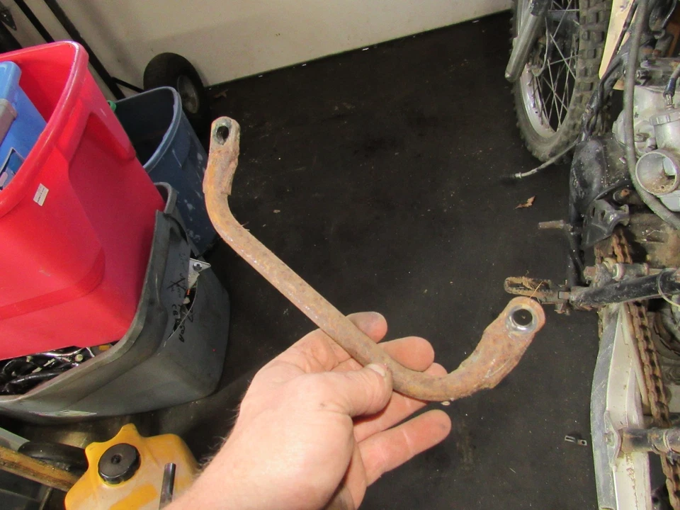 1979 铃木 pe175 链条护罩 — 第 1/1 张图片