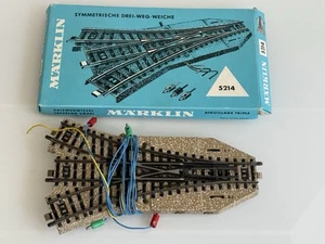 MÄRKLIN H0 # 5214 : Symmetrische Dreiwegweiche / H0 M-Gleis / TOP mit OVP #1 - Bild 1 von 3