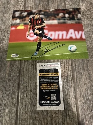CHRISTIAN PULISIC SIGNED AC MILAN 8X10 PHOTO JSA COA USA AUTOGRAPHED 4 - Image 1 of 2