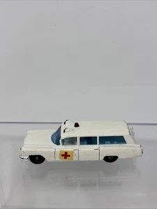 LESNEY Matchbox 54 S & S Cadillac Ambulance 1965 White Red Cross As Decal - Picture 1 of 14