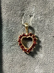 14kt Yellow Gold Garnet Heart * - Picture 1 of 1