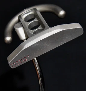 SCOTTY CAMERON TITLEIST FUTURA PUTTER LENGTH: 33 IN RIGHT HANDED NEW GRIP - Picture 1 of 8