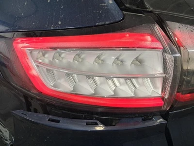 Conjunto de luces traseras para conductor izquierdo Ford Edge 2017 OEM usado 434870 SUV de 4 puertas Foto 1 de 4