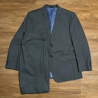J. FERRAR Gray Striped 2 Piece Suit Men's Size 44 R, Pants 36X29 - Image 1 of 4