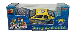 Action 1999 Terry Labonte #5 Fox Kids Spitfire Kellogg’s NASCAR Racers 1:64 NIP - Picture 1 of 8