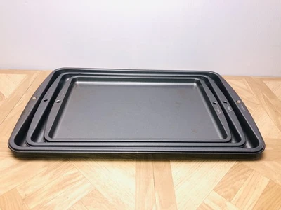 3- Piece Cookie Sheet Pan Bakeware Wilton Premium Non-Stick Set ( PREOWNED ) - Image 1 of 4