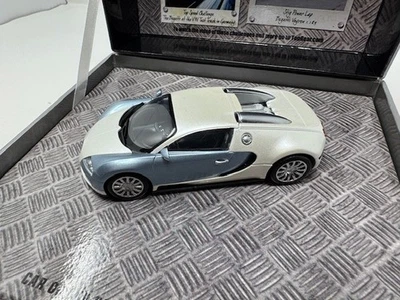 Minichamps 1/43 Bugatti Veyron Top Gear Blue White - Image 1 of 4
