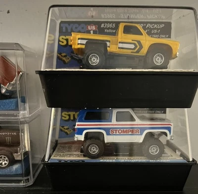 2 vitrinas personalizadas Tyco US1 Slot Car solo para camioneta amarilla y blazer blanco Foto 1 de 4