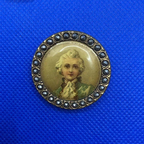 VICTORIAN LITHOGRAPH PORTRAIT BUTTON W/RHINESTONES Cover