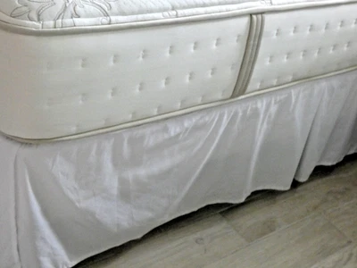 Easy On, Easy Tuck 大号床裙柔软白色打褶弹性 15.5 英寸落 — 第 1/4 张图片