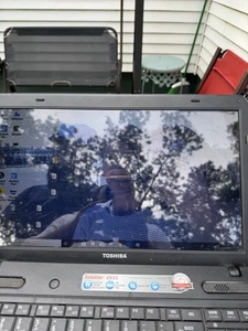 Toshiba Satellite C655 / Intel Core i3 SPECIFICHE SCONOSCIUTE si accende come cavo di alimentazione - Foto 1 di 17