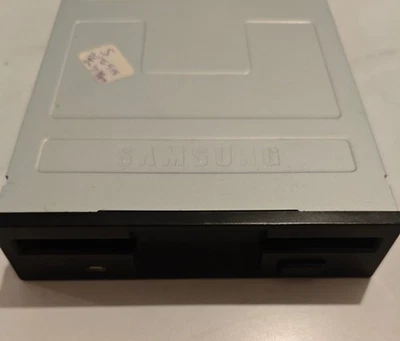 Samsung 1.44mb Floppy Disk Drive 3.5" - Black (Dusty Inside) - Image 1 of 3
