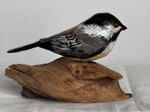Black Cap Chickadee Life Size Sculpture wood Bird Carving On Driftwood 4.5”x3.5T - Picture 1 of 11