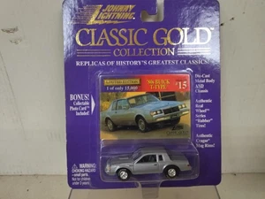 BUICK T-TYPE 80´S SILVER CLASSIC GOLD 1:64 JOHNNY LIGHTNING - Imagen 1 de 3