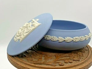 Vintage Wedgwood Jasperware Porcelain Collectible Lidded Trinket Box.Oval - Picture 1 of 8