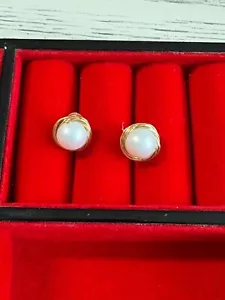 Cultured Freshwater White Pearl Stud Earrings - Brand New - Picture 1 of 3