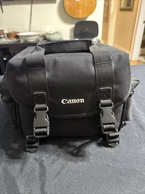 Canon  Deluxe Bag Digital Camera Large Carrying Case Black - Image 1 of 4
