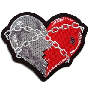 Ivy Dolamore Art Patch Chained Love Heart Embroidered Iron-On - Picture 1 of 2