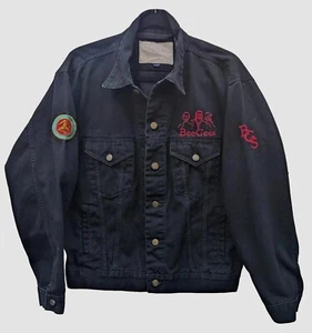 Chaqueta de Colección Bee Gees Denim Negra Tour Botón Para Hombre Talla L Parche Bordado Y2K - Imagen 1 de 15