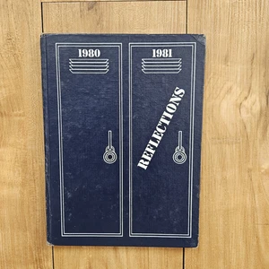 RARE VINTAGE 1981 URBANA JR HIGH SCHOOL REFLECTIONS URBANA ILLINOIS YEARBOOK - Picture 1 of 14