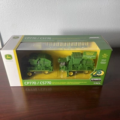 ERTL 1:64 John Deere CP770 CS770 Cotton Picker Stripper Employee Edition 1/750 - Image 1 of 4