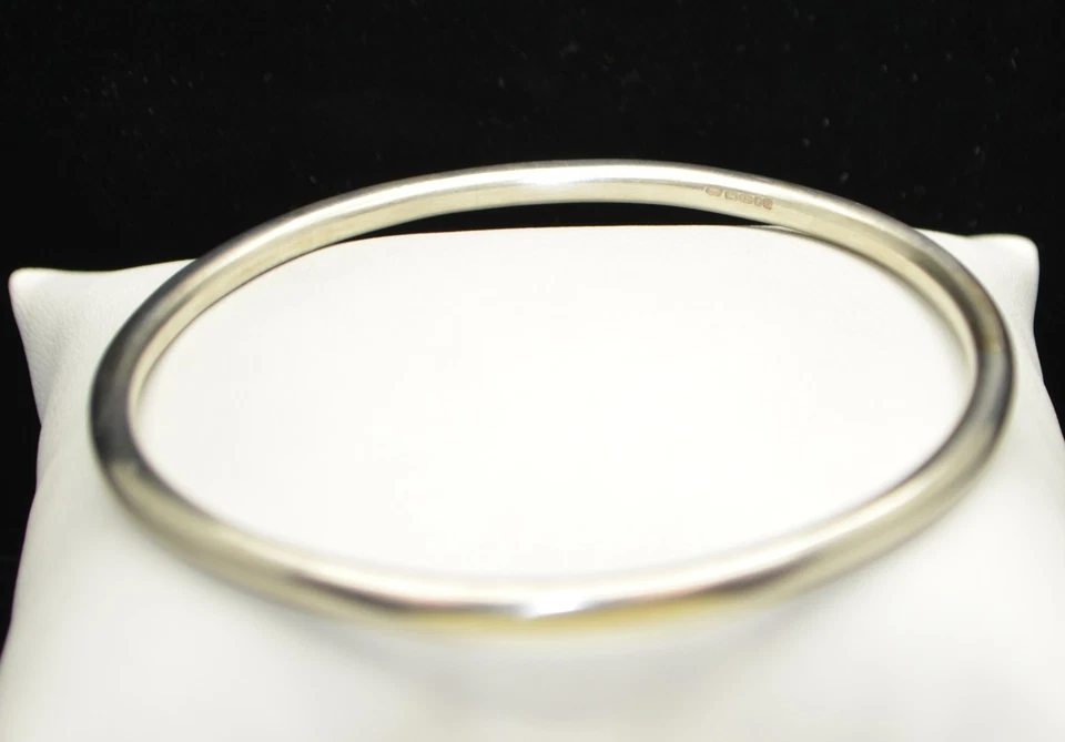 Sterling Silver Smooth Rounded Bangle Bracelet 7.5" #FME744 - Image 1 of 3