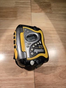 Mega bajo Sony Sports Walkman AM/FM/Cassette WM-FS220 de colección probado perfecto - Imagen 1 de 13
