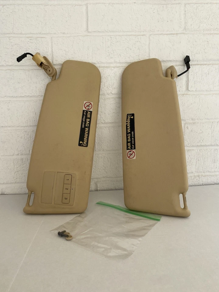 2002-2005 Volkswagen Passat Driver/Passenger Sun Visor Pair *READ DESCRIPTION* - Image 1 of 4