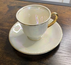 Tazza e piattino Homer Laughlin, guscio d'uovo georgiano, iridescente con bordo dorato, H47N5 - Foto 1 di 11