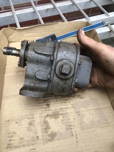BROWNE SHARPE ROTARY GEAR PUMP NO 2 - Picture 1 of 8