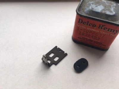 Delco Remy 1878493 Regulador Soporte 1118210 General Motors Camiones Cosechadora Foto 1 de 2