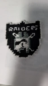 NFL Las Vegas Raiders Imán u Adorno Hecho a Mano Punto de Aguja - Imagen 1 de 4