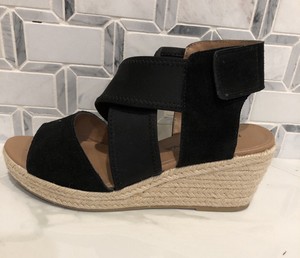 moda spana betsey wedge sandal