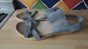 Skechers Luxe Foam ladies denim blue sandals size 4 - Picture 1 of 5