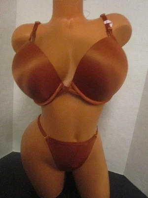 $72  VICTORIA'S SECRET BOMBSHELL PLUNGE BRA ~ SEXY SATIN THONG SET~ 36C/M ~ NWT - Image 1 of 4