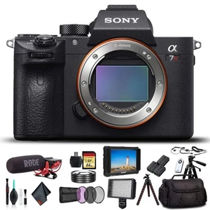 Sony Alpha a7R III Mirrorless Camera ILCE7RM3/B +Bag, 2X Extra Batteries, Rode M - Picture 1 of 7