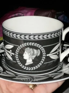 Set 3 Victoria Beale Porzellan Olympia schwarz griechische Kaffeetassen mit Untertassen - Bild 1 von 6