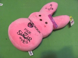 Peeps "POUR SOME SUGAR ON ME" 16" Rosa Emo Coniglietto Peluche Peluche - Foto 1 di 3