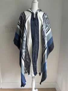 Poncho Lana Alpaca Color Lineal Tejido en Ecuador Suave Unisex Abotonado Abierto - Imagen 1 de 14